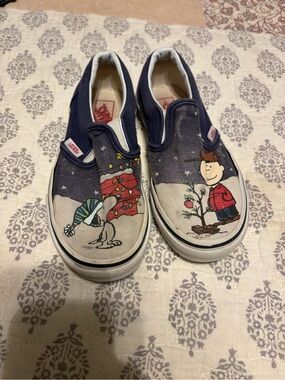 Vans Navy Peanuts Slip-On Sneakers with Multicolor Cartoon Graphics Christmas